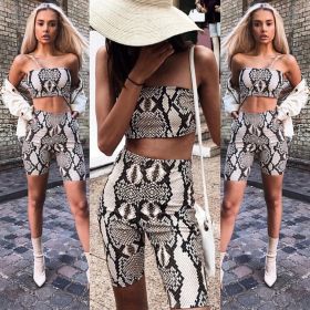 Two-piece women's new snake print tube top + shorts sports and leisure suit (Color: Grey)